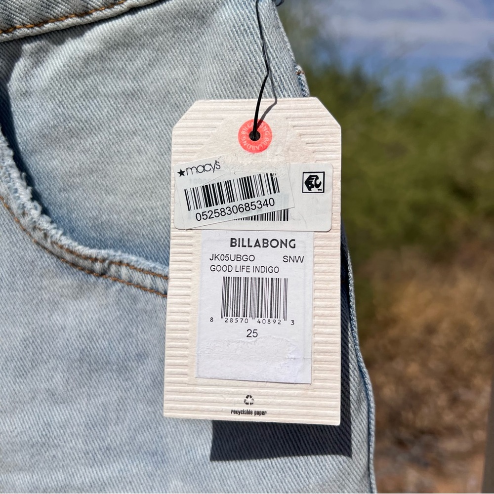 ⬇️💲Billabong NWT Women’s Denim Button Down Skirt Size 25 Lighter Denim 💯% Cotton - Picture 2 of 11